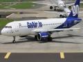 गो-एअर विमानाचे उड्डाण होईना, विमानतळावर प्रवासी ताटकळले - Marathi News | GoAir flight with 42 on board remains grounded for hours, frantic passengers tweet for help | Latest business News at Lokmat.com