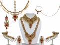 वऱ्हाडी म्हणून आल्या अन् चार लाखांचे दागिने घेऊन गेल्या - Marathi News | They came as bridegrooms and took jewelery worth four lakhs | Latest pimpri-chinchwad News at Lokmat.com