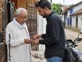 डिझाईन खूप छान आहे, अंगठीचा फोटो काढतो; म्हणत भामट्याने केली लूट - Marathi News | | Latest pune News at Lokmat.com