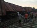 चाचेरमध्ये मालगाडी रुळावरून घसरली : प्रवाशांची गैरसोय - Marathi News | Goods train derailed at Chacher : Inconvenience of the passengers | Latest nagpur News at Lokmat.com