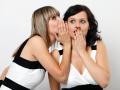रोज 'इतका' वेळ गॉसिप करतात लोक, जास्त कोण गॉसिप करतं झालं उघड! - Marathi News | People spend 52 minutes everyday gossiping says University of California Riverside study | Latest relationship News at Lokmat.com