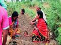 धक्कादायक ! सूर्यग्रहण काळात आठ दिव्यांग मुलांना गळ्यापर्यंत पुरून ठेवले - Marathi News | Shocking! During the solar eclipse, eight handicapped children were buried to the throat | Latest latur News at Lokmat.com