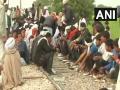 गुज्जरांच्या आंदोलनाने रस्ते, रेल्वे बंद; जमावबंदी लागू - Marathi News | Gujjar's movement blocked roads, railways | Latest national News at Lokmat.com