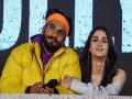 रणवीर सिंगने रणबीर कपूरचे नाव घेताच, आलिया भटने दिली अशी Reaction - Marathi News | Gully boy actor ranveer singh teased alia bhatt saying and she could not stop blushing | Latest filmy News at Lokmat.com