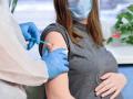 Corona Vaccination: स्तनदा मातांना थेट लसीकरण केंद्रांवर येऊन घेता येईल कोविड प्रतिबंधक लस - Marathi News | women's who have baby, can be vaccinated directly at vaccination centers in mumbai | Latest mumbai News at Lokmat.com