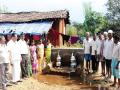ठोंबरवाडीतील आदिवासी महिलांच्या डोक्यावरचा हंडा उतरला - Marathi News | The head of tribal women in Thombarwadi has been hit | Latest raigad News at Lokmat.com