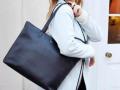 हॅन्डबॅगची काळजी घेण्यासाठी 'या' टिप्स अवश्य वापरा! - Marathi News | tips to take care of your handbag | Latest fashion News at Lokmat.com