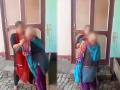 Viral Video: एक चपाती जास्त खाल्ली म्हणून सुनेने सासुला केली मारहाण, व्हिडिओ व्हायरल होताच पोलिसांनी केली अटक - Marathi News | daughter in law beat mother in law over extra roti police arrest daughter in law, her brother and her mother after video goes viral on internet | Latest crime News at Lokmat.com
