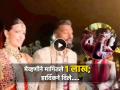 दूल्हे की सालियों...! हार्दिक पांड्याच्या लग्नातला भन्नाट किस्सा; नवीन नवरदेव जरा सांभाळून, Video  - Marathi News | Indian T20I Team Captain Hardik Pandya offers to pay Rs 5 lakh to get his shoes back at his wedding with Natasa Stankovic. Watch | Latest cricket News at Lokmat.com