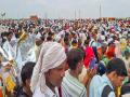 पायाखालची माती घेण्यासाठी धावले अन्...; भाेलेबाबांसाठी लोकांनी एकमेकांना पायदळी तुडविले - Marathi News | After hathras satsang stampede, there was a commotion across the country | Latest national News at Lokmat.com