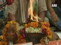 Karnataka Election 2018 : विजयासाठी सर्वपक्षीयांकडून होमहवन - Marathi News | Karnataka Election 2018 : Political Parties offered prayers, on counting day for Karnataka Elections 2018 | Latest national News at Lokmat.com