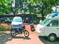 आरोग्य केंद्र झाले वाहनतळ - Marathi News | Parking center became the center of emergency | Latest pimpri-chinchwad News at Lokmat.com