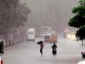 Mumbai Rain Live Updates: पुढचे 24 तासही धो-धो! मुंबई, ठाण्यात मुसळधार पावसाची शक्यता, नागरिकांना सतर्कतेचा इशारा - Marathi News | Mumbai Rain Live Updates winds of upto 70 kmph heavy rains in mumbai red alert issued | Latest mumbai News at Lokmat.com