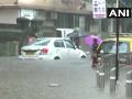 Mumbai Rains Live: मुंबईसह उपनगरांत मुसळधार पाऊस, येत्या 24 तासांत अतिवृष्टीचा इशारा - Marathi News | mumbai rain live updates heavy rain mumbai and suburban | Latest mumbai News at Lokmat.com