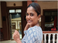 विशेष लेख : ...पण मधल्या स्त्रियांचं काय? - Marathi News | but what about the women in between article on women independance thinking marathi actress hemangi kavi | Latest filmy News at Lokmat.com
