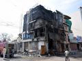 हिंगोलीत आगीत दोन दुकाने खाक; अडीच ते तीन कोटींच्या नुकसानाचा अंदाज   - Marathi News | Two shops burns in Hingoli; The estimated cost of losses of two to three crore rupees | Latest hingoli News at Lokmat.com