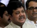 शेतकऱ्यांना मदत जाहीर करा; अन्यथा रस्त्यांवर उतरू - Marathi News | Announce assistance to farmers; Otherwise get on the streets | Latest maharashtra News at Lokmat.com