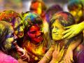 Holi 2022: चेहरा, हात रंगला असेल; या 'पाच' हर्बल उपायांनी असा घालवा होळीचा शरीरावरील रंग; फायदा होईल - Marathi News | Holi 2022 tips and tricks: how to remove colors from skin home remedies; know and try these five herbal ways, easily available in home | Latest health Photos at Lokmat.com