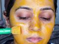 Summer Specail : उन्हाळ्यात करा मधाचं फेशियल, चेहरा नितळ आणि त्वचेचंही पोषण - Marathi News | | Latest sakhi News at Lokmat.com