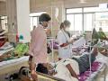 गरीब रुग्णांना मिळेनात बेड - Marathi News | Bad beds for poor patients | Latest pune News at Lokmat.com