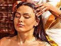 कोमट तेलाने केसांची मालिश करा, मग बघा कमाल? - Marathi News | You should know the benefits of hot oil massage for hairs | Latest beauty News at Lokmat.com