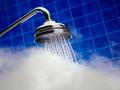 केस गरम पाण्याने धुवावेत की गार? ऐका तज्ज्ञांचा सल्ला ऐका; सावरा केस - Marathi News | Wash hair with hot water or cold? Listen to expert advice for best hair care | Latest sakhi News at Lokmat.com