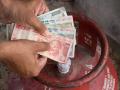 LPG Subsidy चे पैसे अकॉउंटमध्ये येत आहेत कि नाही असे करा चेक; सहज करता येणार तक्रार - Marathi News | How to check lpg subsidy status online and where to complain  | Latest tech News at Lokmat.com