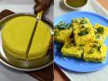 दुप्पट फुगून कापसासारखा मऊ होणारा गुजरात स्पेशल खमण ढोकळा! रेसिपी एकदा ट्राय करून पाहाच.. - Marathi News | gujarat special khaman dhokla recipe, how to make gujrat special khaman dhokla, how to make soft and spongy khaman dhokla   | Latest sakhi News at Lokmat.com
