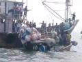 भाईंदरच्या उत्तन समुद्रात मच्छीमार बोट बुडाली  - Marathi News | A fishing boat sank in the high seas of Bhayander | Latest vasai-virar News at Lokmat.com