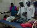 हैदराबादमध्ये डॉक्टर हेल्मेट घालून रुग्णांना तपासतायत.... - Marathi News | Doctor wear Helmets in Hyderabad to check patients. | Latest national News at Lokmat.com