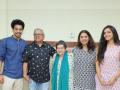 सई परांजपे यांचं 'इवलेसे रोप’ रंगभूमीवर, मंगेश कदम आणि लीना भागवत मध्यवर्ती भूमिकेत - Marathi News | Sai Paranjape's 'Evalese Rop' on stage, Mangesh Kadam and Leena Bhagwat in central roles | Latest filmy News at Lokmat.com