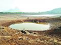 उन्हेरे धरणाला लागली गळती, पाणी साठवण क्षमता झाली कमी - Marathi News | Their damaged thrips, decreased water storage capacity | Latest raigad News at Lokmat.com
