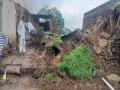बाम्हणे येथे मातीची भिंत पडून २ मुले ठार - Marathi News |  At least 5 children were killed when a wall collapsed in Bamhane | Latest jalgaon News at Lokmat.com