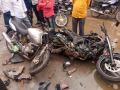 दोन दुचाकीच्या धडकेत चौघे जखमी; दोघांची प्रकृती गंभीर - Marathi News | Four injured in two-wheeler collision; The nature of both is serious | Latest solapur News at Lokmat.com