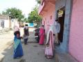 Corona In Latur : ना मास्क ना सॅनिटायझर ; लातूर जिल्ह्यात सर्वेक्षणाचे काम करणाऱ्या कर्मचाऱ्यांची सुरक्षा वाऱ्यावर - Marathi News | Corona In Latur: without mask and sanitizer; Surveillance staff are work without any protection in Latur district | Latest latur News at Lokmat.com