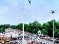 अमळनेरात १०० फुटी तिरंगा फडकला - Marathi News | A 100 feet tricolor fluttered in Amalnera | Latest jalgaon News at Lokmat.com