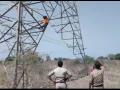 पत्नीच्या भेटीसाठी पती चढला हायटेन्शन टॉवरवर - Marathi News | Husband climbe on Hightension Tower for his wife's visit | Latest akola News at Lokmat.com