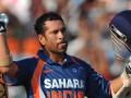 पहिले शतक झळकावल्यावर सचिनला मिळाले होते 'हे' खास गिफ्ट - Marathi News | Sachin Tendulkar got this 'special' gift when he scored his first century in ODI | Latest cricket News at Lokmat.com