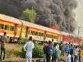 Train Accident: उत्तर प्रदेशमध्ये मोठी दुर्घटना, पातालकोट एक्स्प्रेसला आग, दोन डबे जळाले, अनेकजण जखमी  - Marathi News | Train Accident: Major accident in Uttar Pradesh, Patalkot Express caught fire, two coaches burnt, many injured | Latest uttar-pradesh News at Lokmat.com