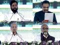 शपथ घेताना मंत्र्यांनी केले महामानवांचे, नेत्यांचे स्मरण - Marathi News | Maharashtra Election, Maharashtra Government: Ministers take oath as chief ministers, leaders remember | Latest mumbai News at Lokmat.com