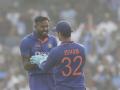 IND vs NZ, 2nd ODI : भारत-न्यूझीलंड दुसऱ्या वन डेनंतर ICC ने केली मोठी घोषणा, चाहत्यांचा आनंद झाला द्विगुणित  - Marathi News | New Zealand dethroned after Raipur mauling, England go top, India one win away from World No.1 Ranking | Latest cricket News at Lokmat.com