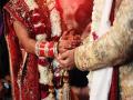 दुसरं लग्न करून पळून गेला नवरदेव, नवरी त्याची गावी पोहोचली आणि मग.... - Marathi News | Groom ran away after second marriage, bride reached the village know what happen next | Latest crime News at Lokmat.com