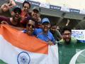 India vs Pakistan : पाकिस्तानच्या संघाची चाहत्यांनी केली 'अशी' धुलाई - Marathi News | India vs Pakistan: Pakistan's fans disrespect team | Latest cricket News at Lokmat.com