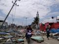 इंडोनेशियातील भूकंप आणि त्सुनामीत 30 जणांचा मृत्यू - Marathi News | Quake, tsunami kills at least 30 on Indonesia's Sulawesi island | Latest international News at Lokmat.com