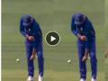 Rohit Sharma, IND vs ENG 2nd ODI Live Updates : रोहित शर्मा फलंदाजीला येणार की नाही?; क्षेत्ररक्षण करताना दुखापत झाल्यानं सोडलं होतं मैदान - Marathi News | IND vs ENG 2nd ODI Live Updates : India skipper Rohit Sharma is not on the field for some moment. Forced off with an arm issue, Video   | Latest cricket News at Lokmat.com