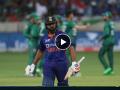 Asia Cup 2022 Super 4 Ind vs Pak Highlight : रोहित शर्माची विकेट घेतली, परंतु पाकिस्तानने जगासमोर करून घेतलं स्वतःचं हसू, Video  - Marathi News | T20 Asia Cup 2022 Super 4 Ind vs Pak Highlight : Rohit Sharma ( 28) & KL Rahul ( 28) out, india loss 2 opener in 62 runs, Fakhar Zaman and Khushdil Shah bumped into each other for rohit catch, Video | Latest cricket News at Lokmat.com