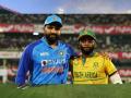 IND vs SA 3rd T20I Live Updates : भारताचा आणखी एक गोलंदाज दुखापतग्रस्त; रोहित शर्माला आज करावे लागले तीन बदल - Marathi News | IND vs SA 3rd T20I Live Updates : India won the toss and decided to bowl first,  Shreyas Iyer, Umesh Yadav and Mohammed Siraj comes in for Virat Kohli, KL Rahul and  Arshdeep Singh has a back issue, so he's not playing. | Latest cricket News at Lokmat.com
