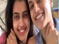 Raksha Bandhan 2021: Kareena Kapoor Khan to Kriti Sanon these Bollywood celebs don't have real brothers - Hindi News | Raksha Bandhan 2021: Kareena Kapoor Khan to Kriti Sanon these Bollywood celebs don't have real brothers | Latest entertainment Photos at Lokmattimes.com