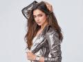 दीपिकाच्या 'या' जॅकेटची किंमत वाचून व्हाल थक्क! - Marathi News | Deepika Padukone just walked out in a Rs 91,498 jacket like it's no big deal | Latest filmy Photos at Lokmat.com