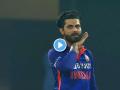 Ravindra Jadeja, IND vs SL : टीम इंडियाचा 'पुष्पा' पाहिलात का? विकेट घेतल्यानंतर रविंद्र जाडेजाने केलं भन्नाट सेलिब्रेशन, व्हिडीओ झाला व्हायरल - Marathi News | IND vs SL 1st T20 Live Ravindra Jadeja does Pushpa Style Wicket Celebration Video goes Viral | Latest cricket News at Lokmat.com